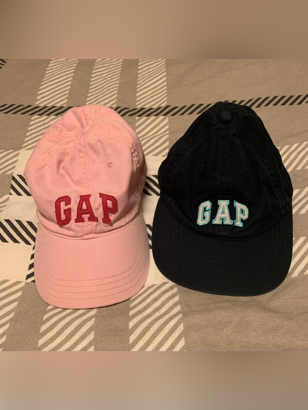 GAP Women's Logo Dad Hats Bundle Deal Size Medium/Large Pink Navy Baseball Hats